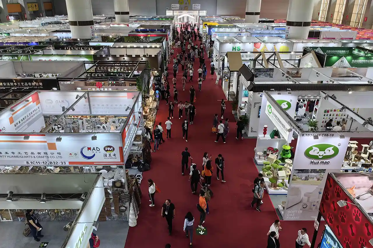 A picture of the Canton Fair China exhibition hall